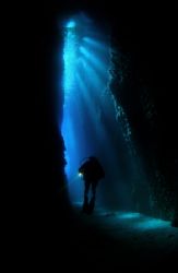 Diver swimming through Leru 'cut'
Taken with Olympus 707... by Jo Watson 